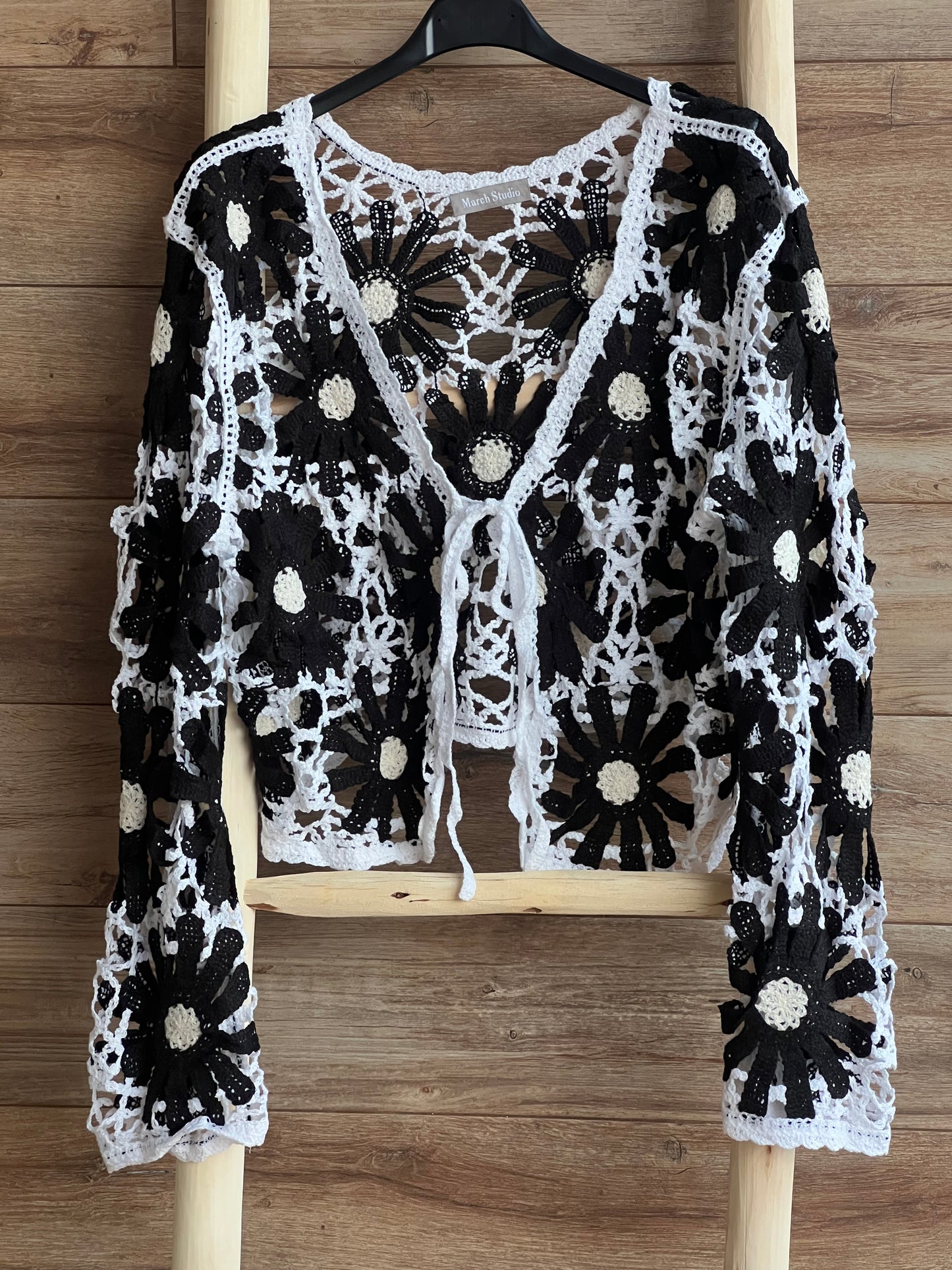 Chaqueta calada Flores