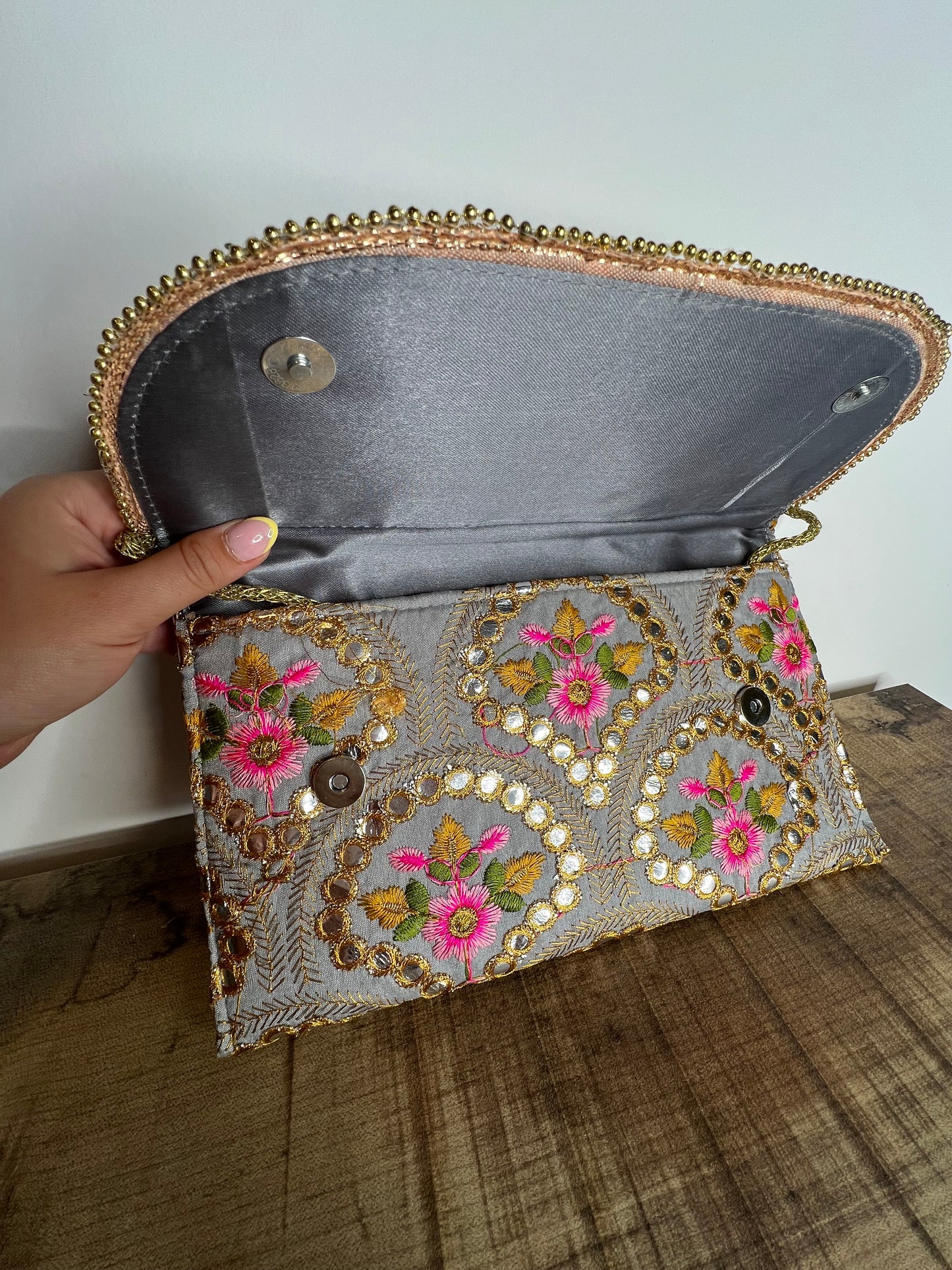 Cartera mano étnica