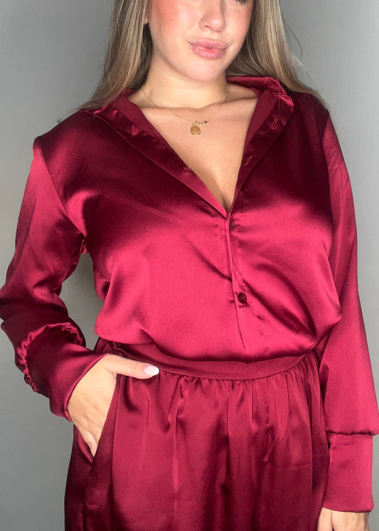 Blusa satinada Burdeos