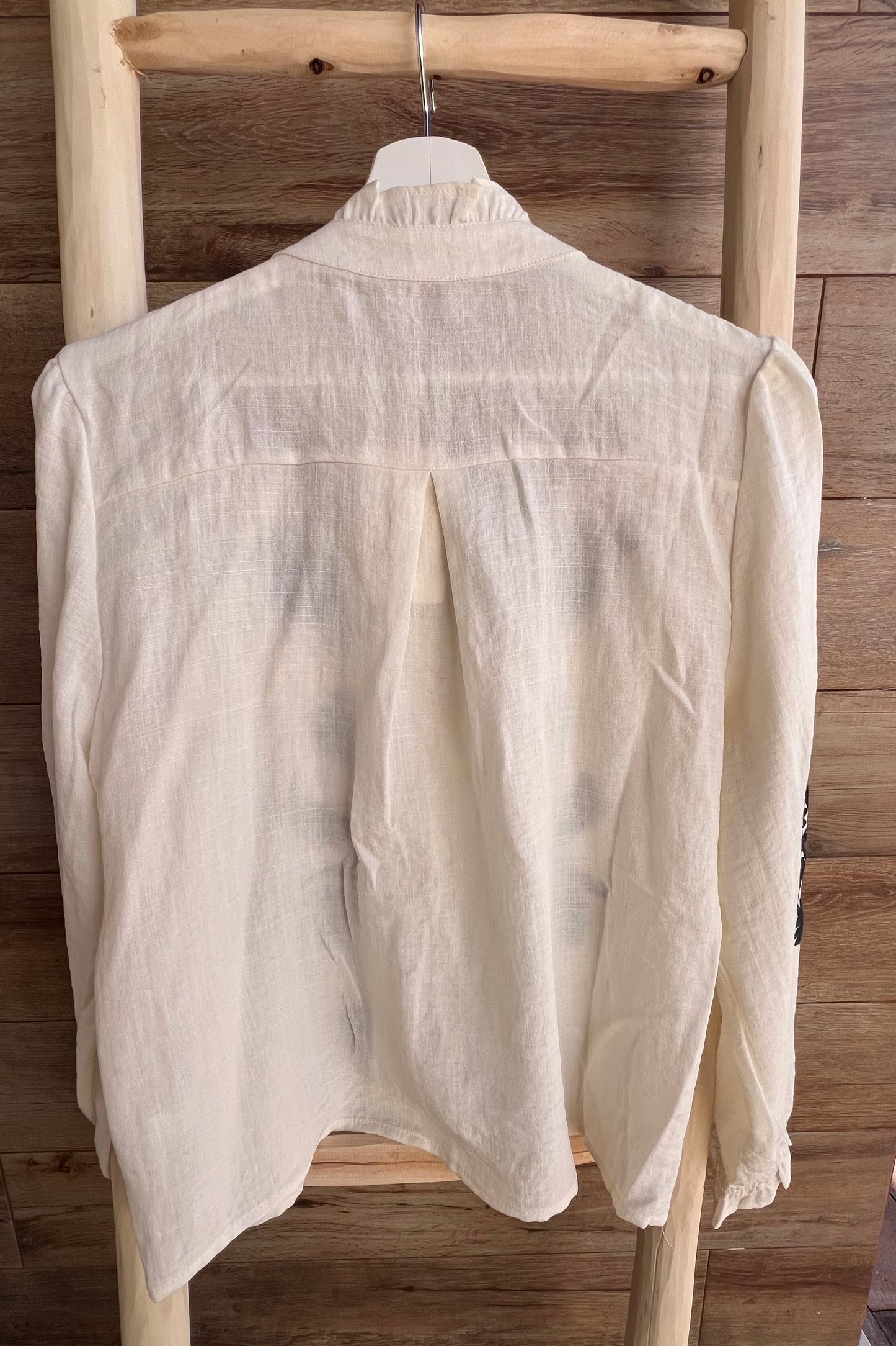Blusa bordada beige