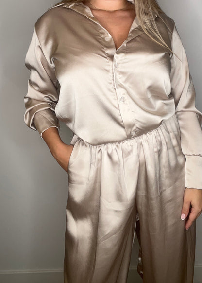 Blusa satinada Champán