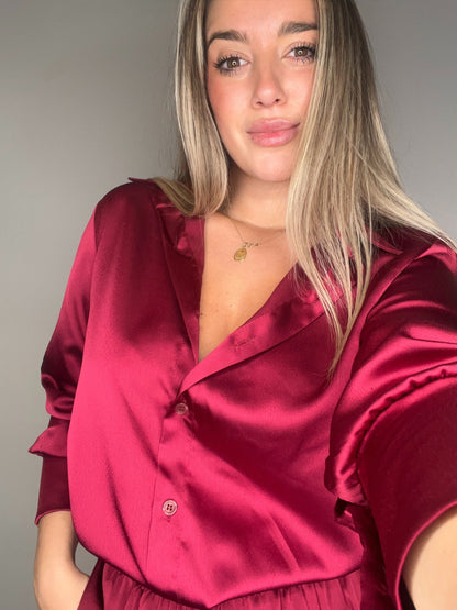 Blusa satinada Burdeos