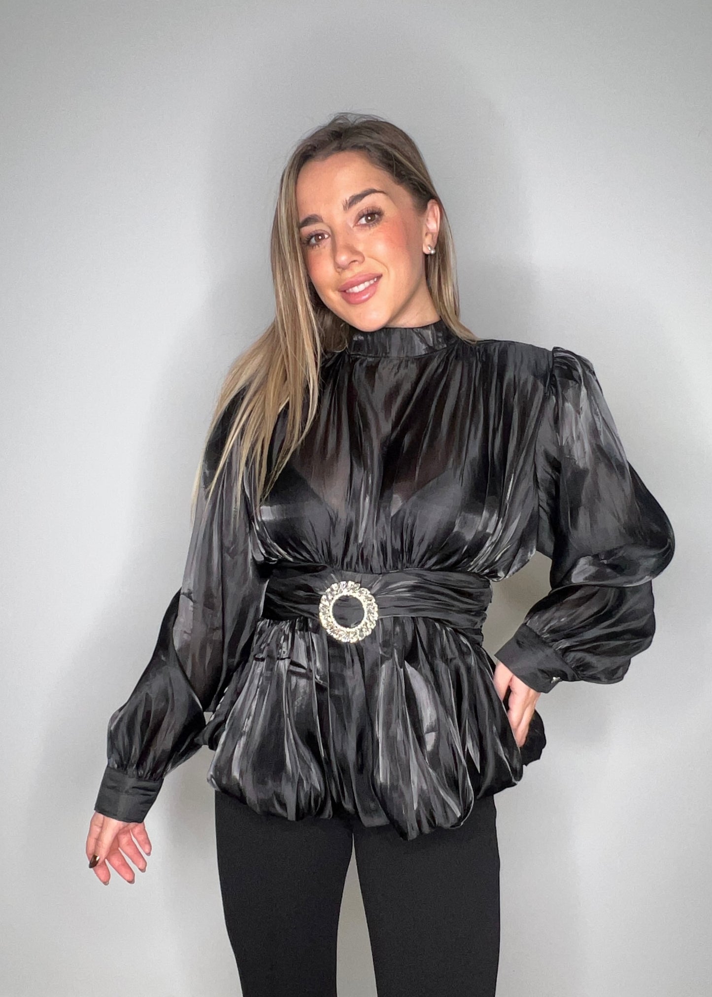 Blusa Broche Negra