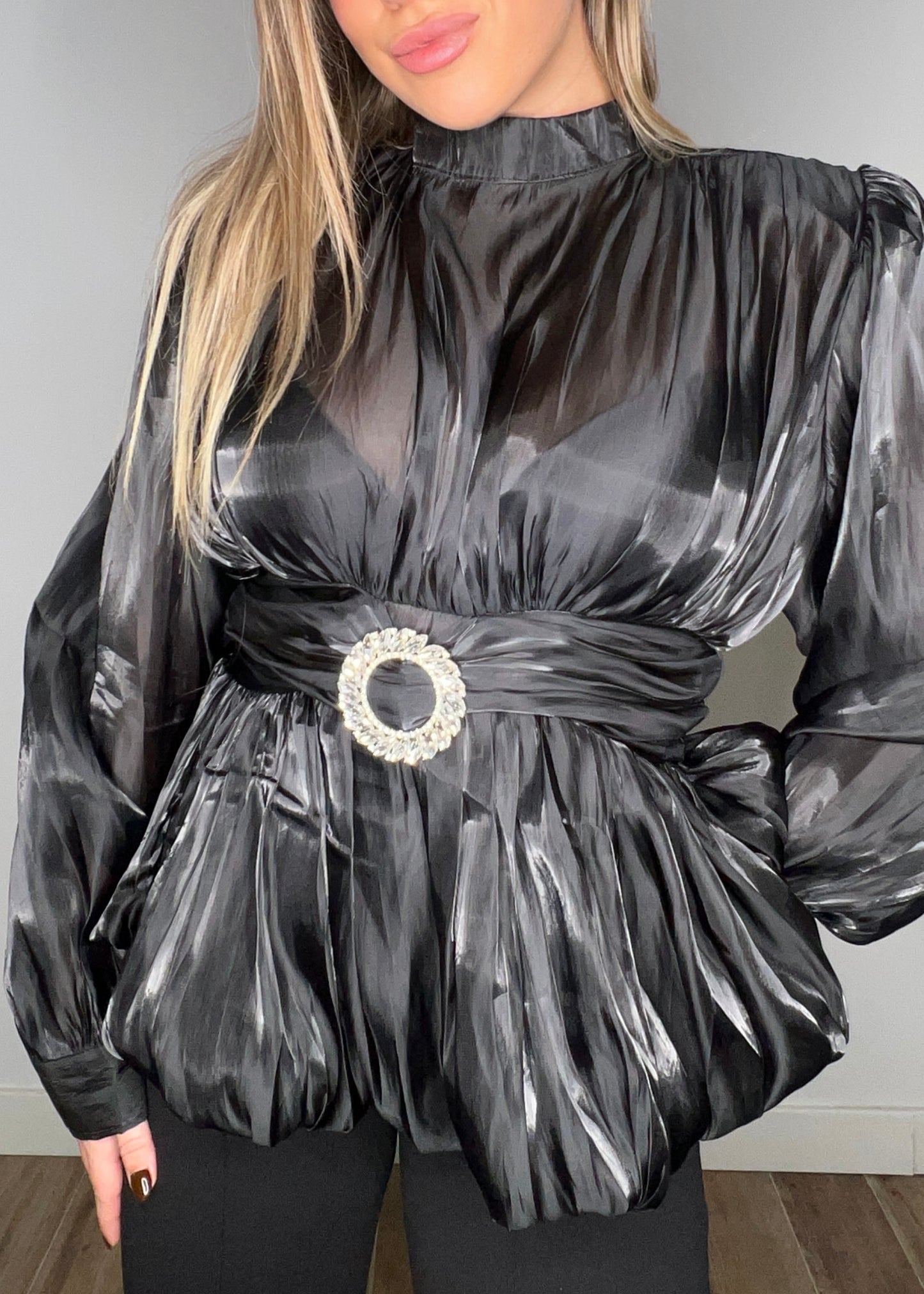 Blusa Broche Negra